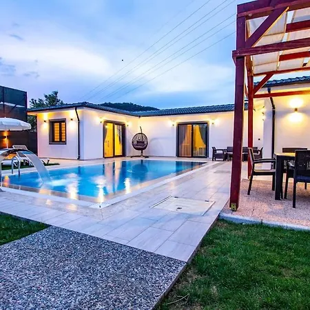 Villa Sirius-yaniklar